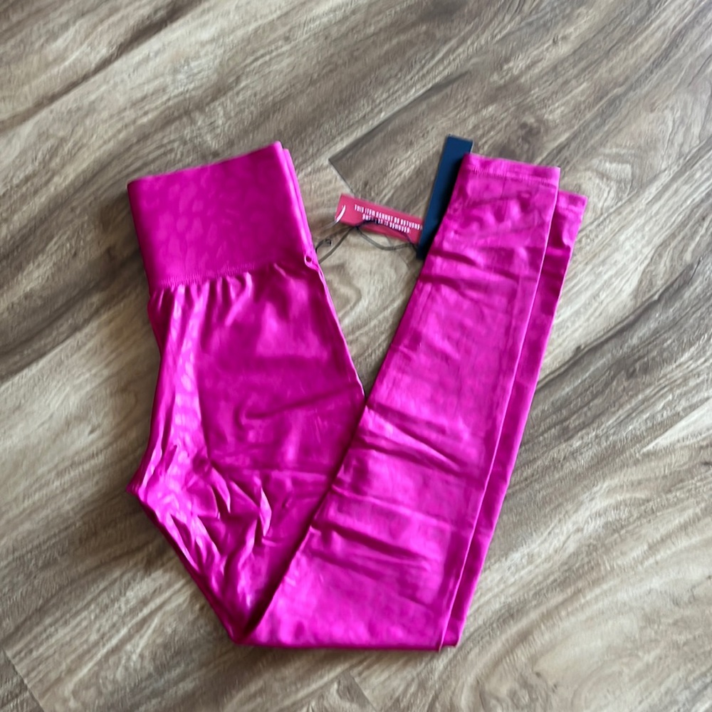 NWT carbon38 leggings in pink size small
